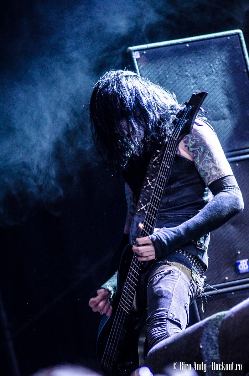 Rockoutevents's tweet photo. @combichristarmy  photos from @Rockstadt_Fest http://t.co/W3xK9ggxE2