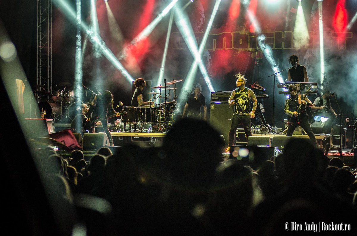 Rockoutevents's tweet photo. @combichristarmy  photos from @Rockstadt_Fest http://t.co/W3xK9ggxE2