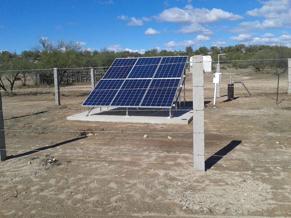 powersteinson's tweet photo. Buen dia! Compartimos esta imagen de una instalacion para sacar agua de pozos usando paneles solares #energiasolar http://t.co/tq7BEbMJOg