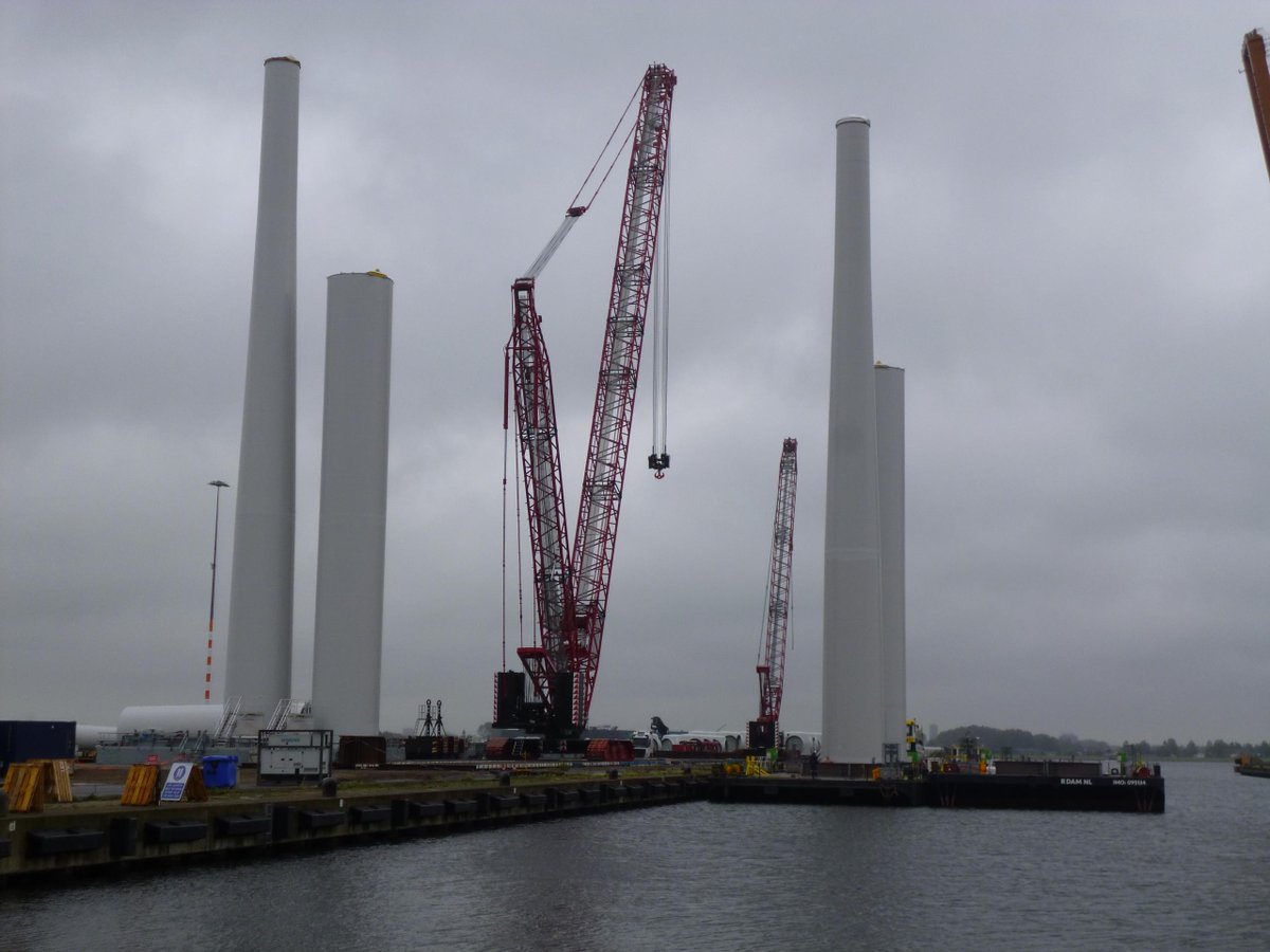Westermeerwind's tweet image. Transport eerste toren #Westermeerwind is onderweg naar bouwlocatie in IJsselmeer