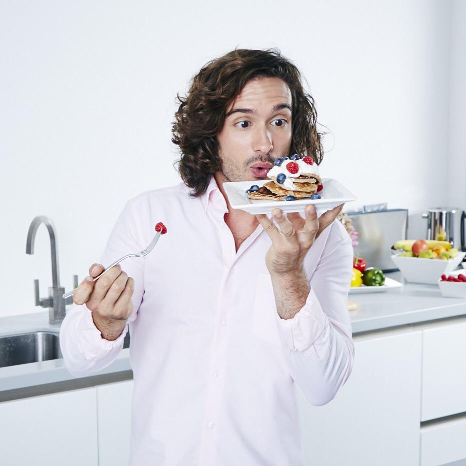 thebodycoach's tweet photo. Oooooh Protein pancakes. RT if you want to see the #Leanin15 recipe 😅 http://t.co/DyL4EToyfL