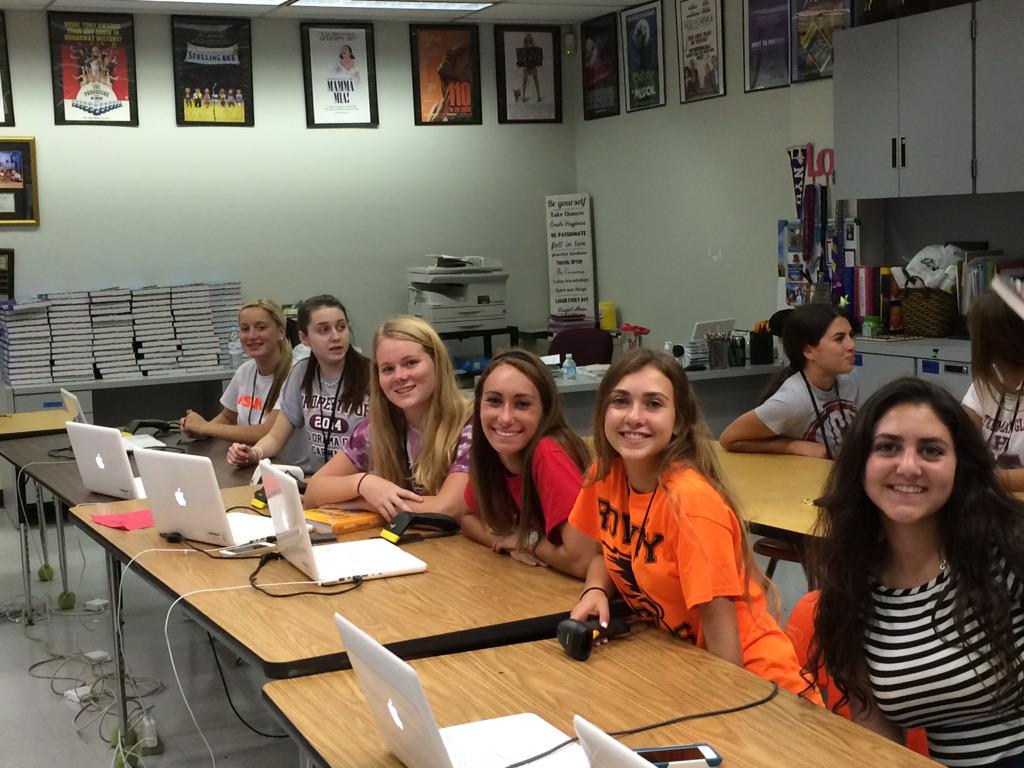 Ty_Thompson71's tweet photo. SGA representing. Running down all the textbooks for our students.  You guys are the best! @MSD_SGA http://t.co/5p6fABFXF3