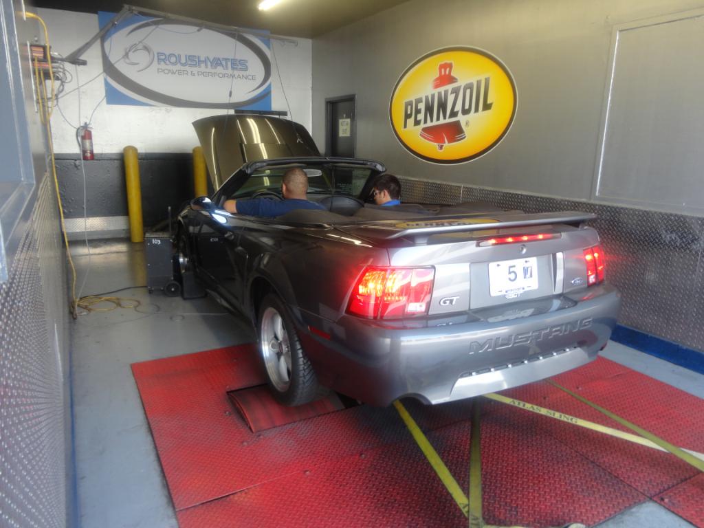 UTITweet's tweet photo. Can we get two thumbs up &amp; a RETWEET 4 dyno pulls on the chassis dynamometer at #utiHOUSTON? http://t.co/eEoQ0TZtN4