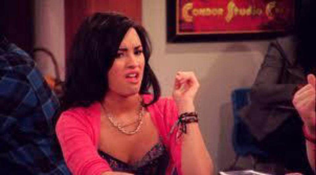 when you see a demi account voting for someone else #CoolForTheSummerVMA.