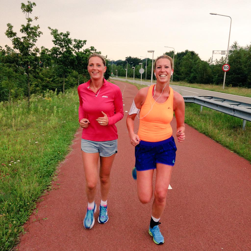 Kimdejong's tweet image. Wie wint de onderlinge bedrijvencompetitie @RovecomICT vs. @benkprojects. De strijd is losgebarsten #meppelcityrun