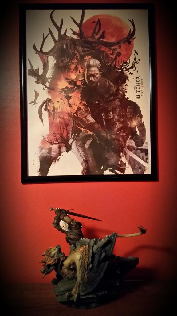 xbleedingblissx's tweet image. @ReviewDadMedia Here it is with my poster! Hopefully out of son's reach LOL #ActiveProtection