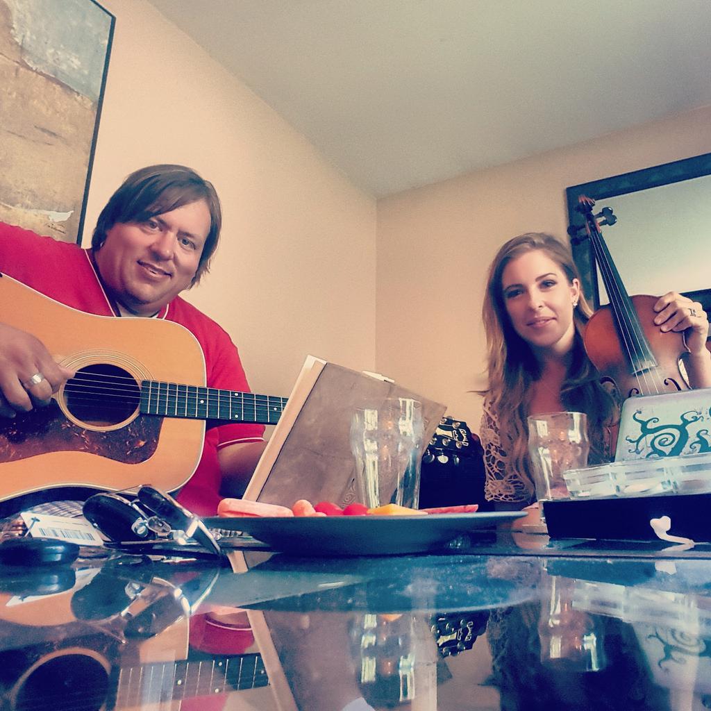 sam_robichaud's tweet image. Songwriting for the new album! Thanks @mikebiggar for the fun day and inspiration!!