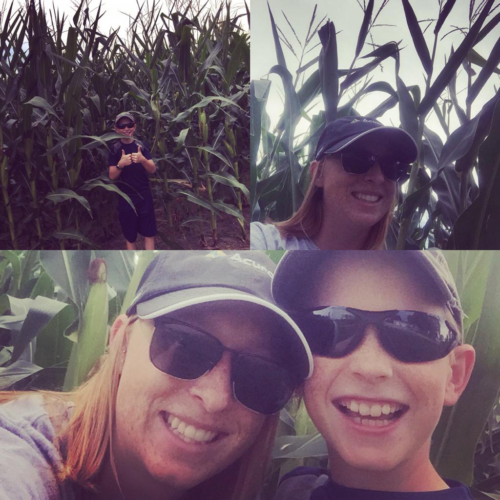 rmboo10's tweet photo. Out in the 54-38 today! @Asgrow_DEKALB http://t.co/eFaG0iWE72