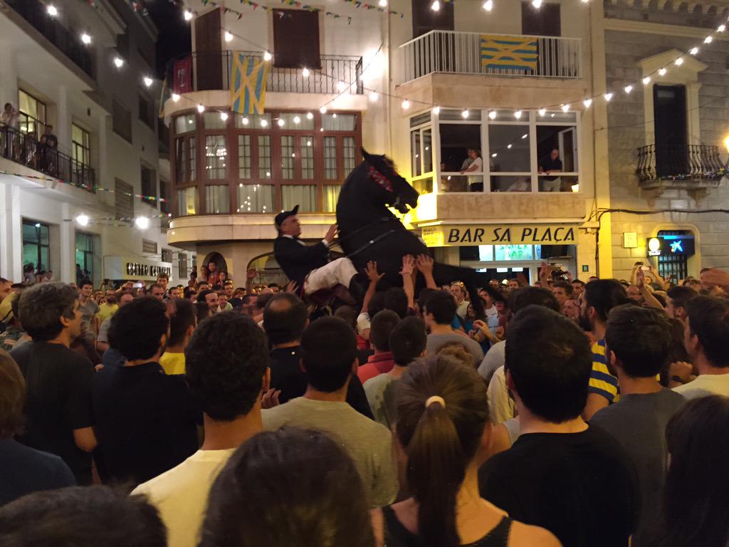 cireraferrer's tweet photo. Grandee el jaleo de Alaior este sabado #alaior #jaleo @esdiarimenorca http://t.co/oxsdk0XInJ