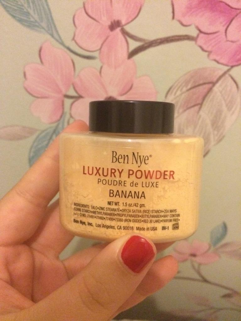 iamwhatyousee's tweet photo. Cant wait to try this #bennye #bananapowder #makeup #powder #luxury http://t.co/gj4nkXDKqQ