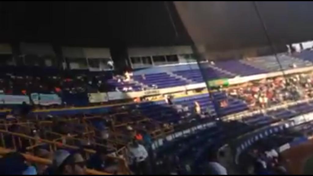 Y aquí se llena hasta que sale el monky o que? <a href="/coche31/">Jose Carlos Garza M.</a>  #Acereros #Monclova al pueblo pan Y circo JAJA