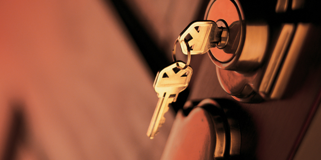 Going on a last minute summer vacation? Protect your home with these tips from <a href="/HouseLogic/">HouseLogic</a> bit.ly/1hlx2Yi