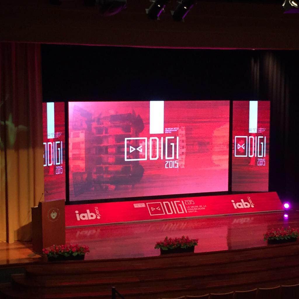 udelima's tweet image. #ULEventos En breve se dará inicio a los #PremiosDIGI2015 en la @udelima