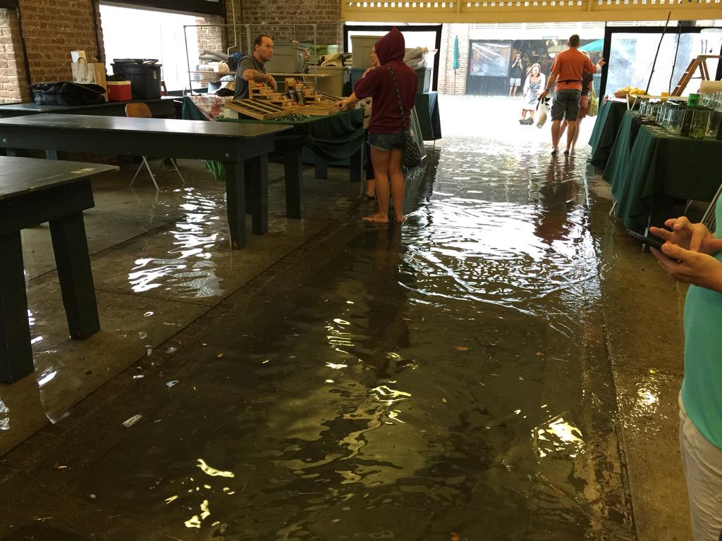 ashleywelde's tweet photo. #charlestonflood http://t.co/VZUvT8YPkP