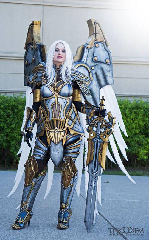 Uriel Cosplay