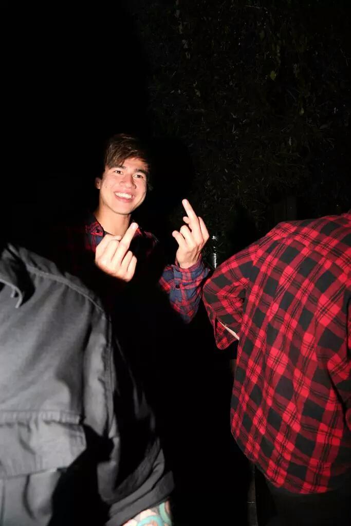 "You can only vote 12 times a day"

Really..? Who's gonna sit there and count that?

#ShesKindaHotVMA