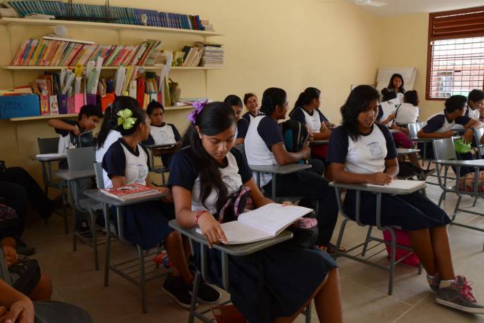 novedadesqroo's tweet photo. Si te exigen ‘cuotas voluntarias’, ¡denuncia! http://t.co/U5qsz9EOiz http://t.co/ed4wFArib2