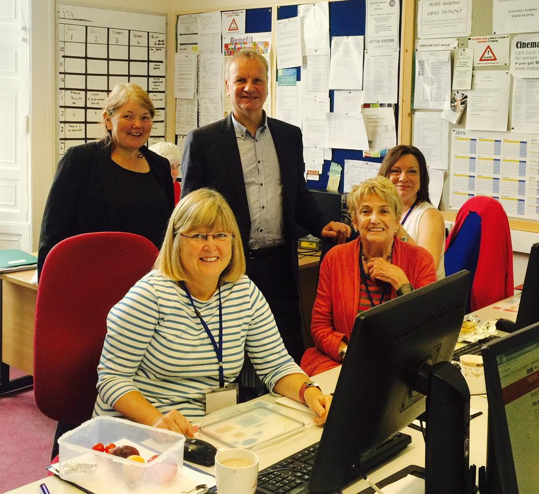 PeteWishart's tweet image. Last stop of the day was CAB Perth. Working closely on welfare reform. This is why it's called 'recess'. #workingforu