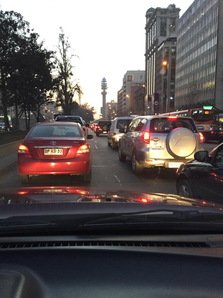 eduardomella's tweet photo. #tacoradioactiva Alameda con Ahumada! Ta la pura agaaaaaaaa!!! http://t.co/PomXIlFV54