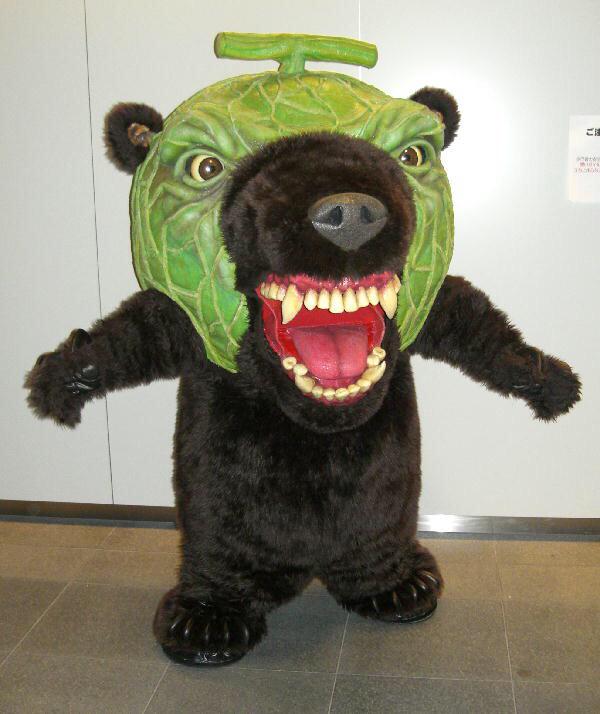 きなこ 北海道の熊のゆるキャラ メロン熊も怖いけど 小樽のぞんベアーはもっと怖い Http T Co Slr1dl27zc