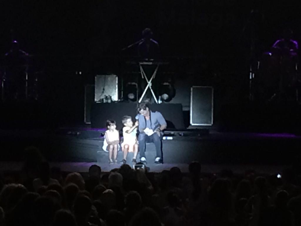 feria_malaga's tweet photo. ¡Impresionante el #Auditorio! Lleno absoluto en el concierto de @carlosbaute #FeriaMLG http://t.co/c0GjsVsAqH