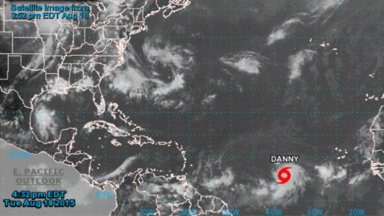 TemporadaCiclon's tweet photo. @DefensaCivilRD  La tormenta tropical #Danny amenaza el #Caribe y podría transformarse en un huracán http://t.co/cZ8lhyBN5t”