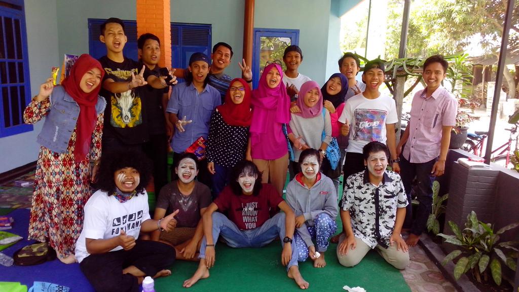 sirojjpaijo's tweet photo. waktunya baris berbaris malah.... @MrBobPare http://t.co/6dNVmmT75d
