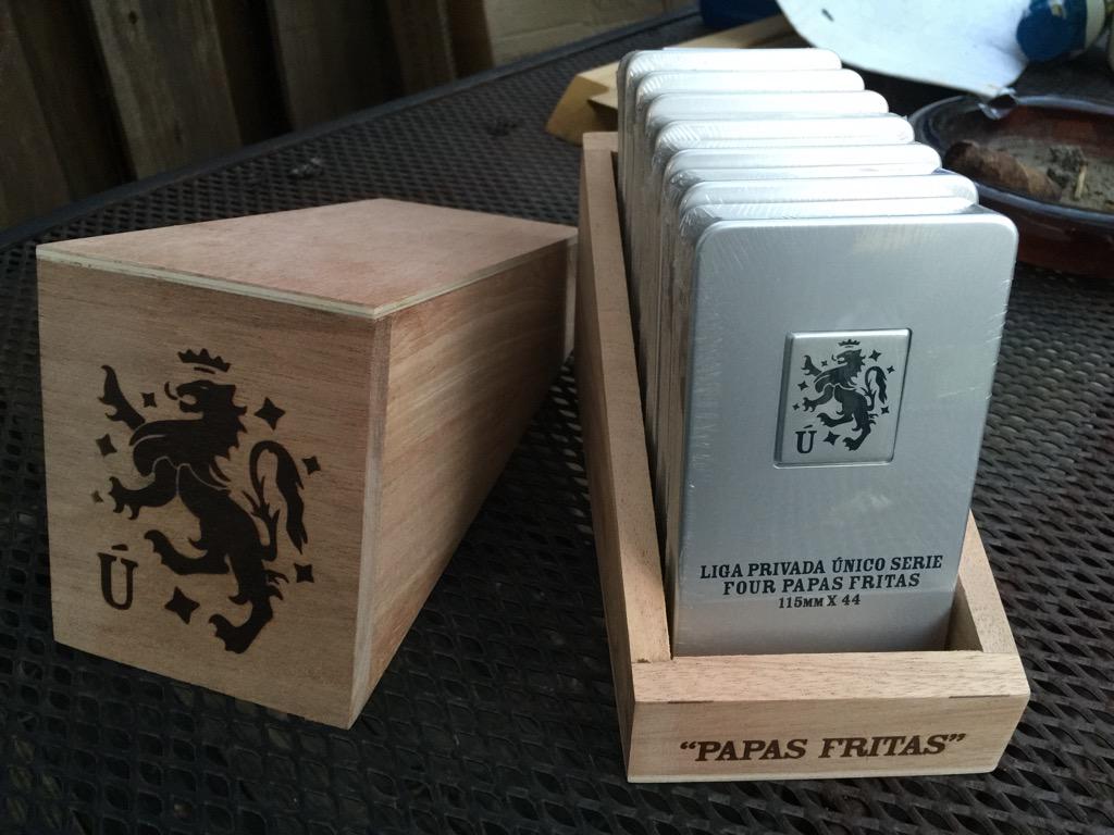 Lo_Stine's tweet photo. Oh yea.... Liga Privada Papas Fritas from @drewestatecigar http://t.co/XyfDRl0v2H