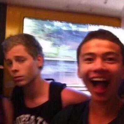 5SOSMexico's tweet photo. #ShesKindaHotVMA http://t.co/11Xf0pS4Sa