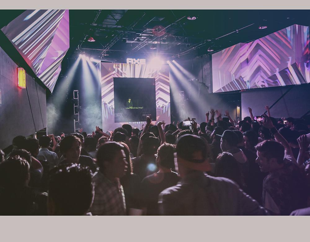 THUMPenEspanol's tweet photo. Las cosas se pusieron candentes en la fiesta de #AxeDFX. http://t.co/tUDWi5SxJH http://t.co/BQWrU6skNC