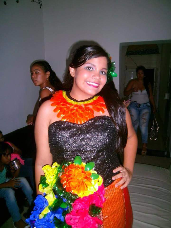 InstiLa's tweet image. El pasado 19 de junio el instituto latinoamericano llevó acabo un evento denominado "paper fashion" #reciclaje #3rr
