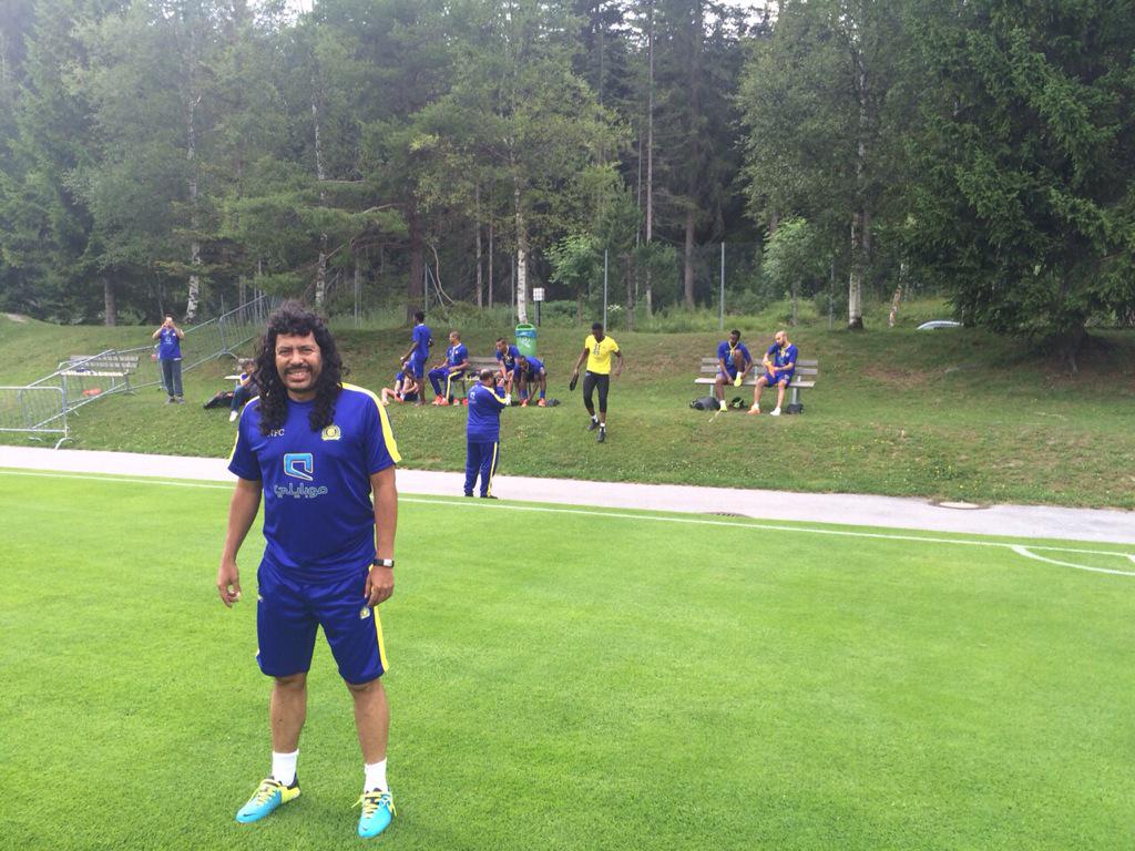 higuitarene's tweet photo. Con todas las ganas, la energía y el amor por el trabajo para la temporada. 💛💙 http://t.co/Msiv1eMRjg