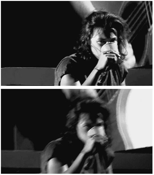 WhyLarryIsReal tweet media