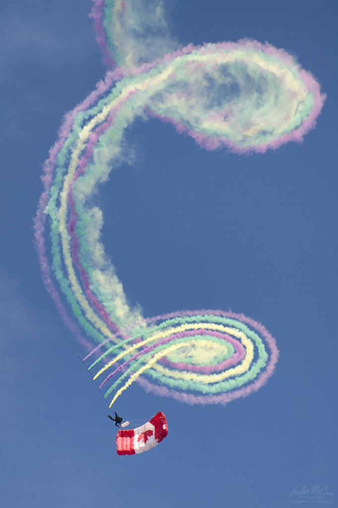 Heather McCann Photo (@hmcphoto) on Twitter photo #Skyhawk parachutes down to earth with multi-coloured smoke streamers <a href="/comoxairshow/">comoxairshow</a> #YQQ flic.kr/p/xdazny #CAF #Skyhawk parachutes down to earth with multi-coloured smoke streamers <a href="/comoxairshow/">comoxairshow</a> #YQQ flic.kr/p/xdazny #CAF