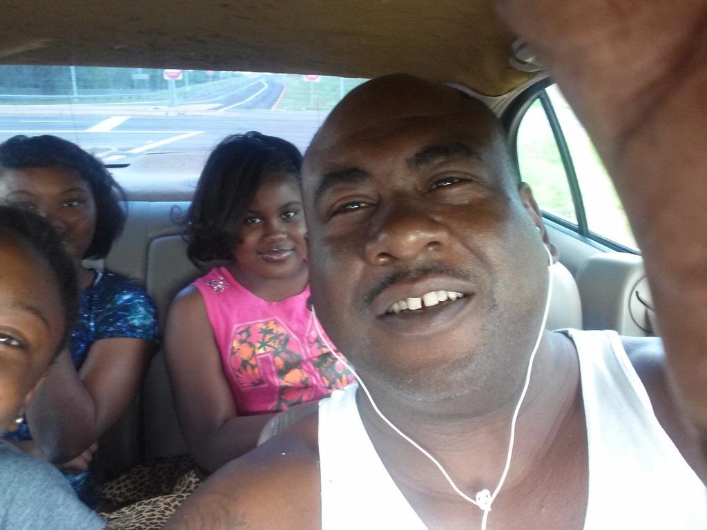 Patrick4477513's tweet photo. Me and me kids I love so much http://t.co/quHOG26h7f