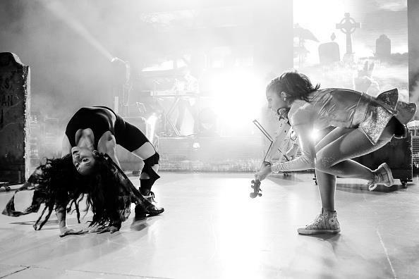 Stirling_Fans's tweet photo. Whoa! Look at @_AshGonzales_ go!! 😱😍👌🏻 @LindseyStirling #BackbendGoals #Dancer #LindseyStirling #MusicBoxTour http://t.co/Wn5mrfh5KN