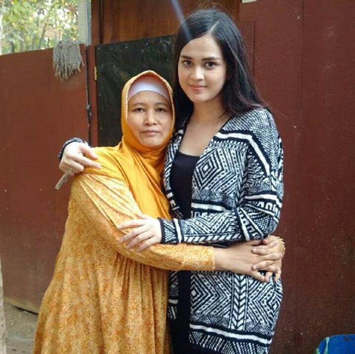 egyfank12's tweet photo. Smngat ya @cutmeyriska265 @mabeschicovers @Sahabat_CCV @Messysyafrina @Aroelthedarknes @chicovers_jaktm @chicoversSby http://t.co/sbHchw2U10