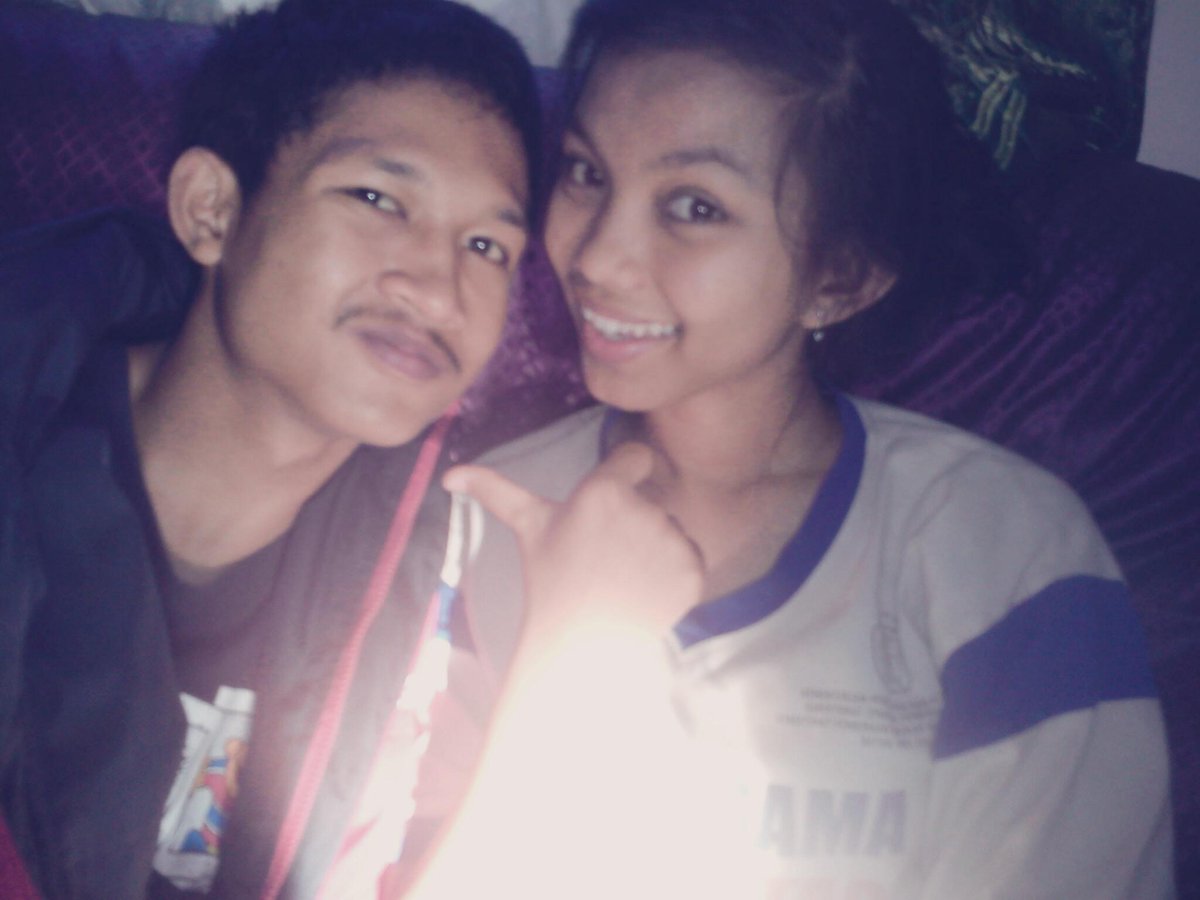singgihsld46's tweet photo. @elssssmdnsa kangen pacaran sama anak SMP yg 1 ini, wkwk http://t.co/BZm4ZVHo4D