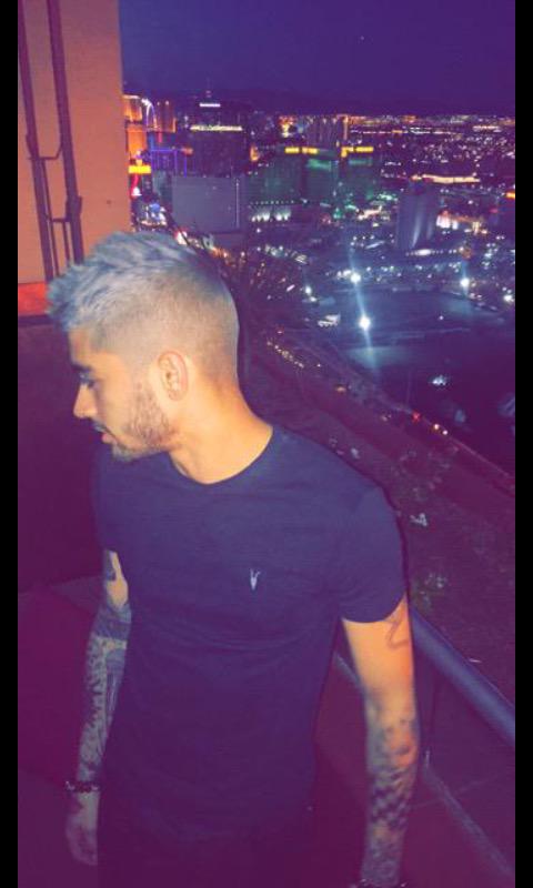 New fake, rt for me yeah? 🌟