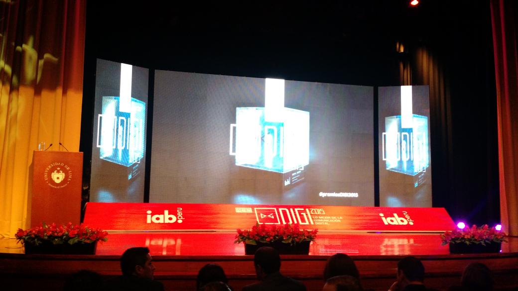 DathanAbiran's tweet image. En los DIGIs 2015 con el equipo #Nextperience #DIGI2015 #premiosDIGI2015