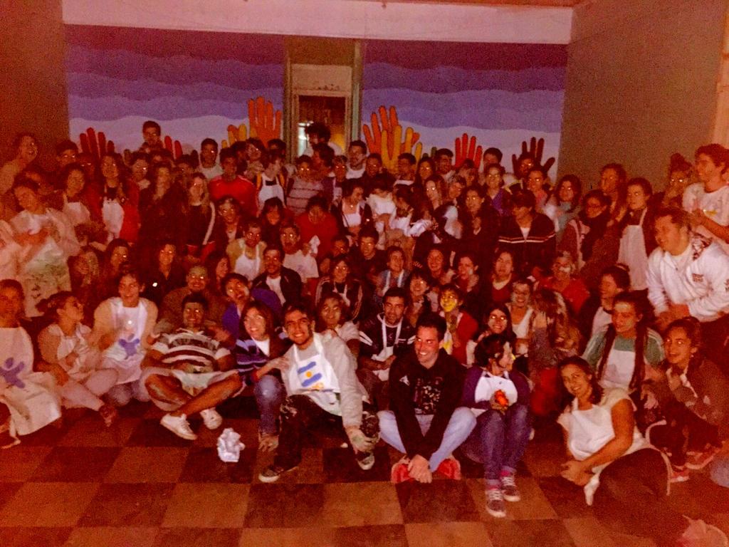 matiimaldonado's tweet photo. 160 jóvenes pintamos una escuela solo para despertar el cambio! Gracias a todos los que nos ayudaron y acompañaron! http://t.co/pFpBp6yTdm