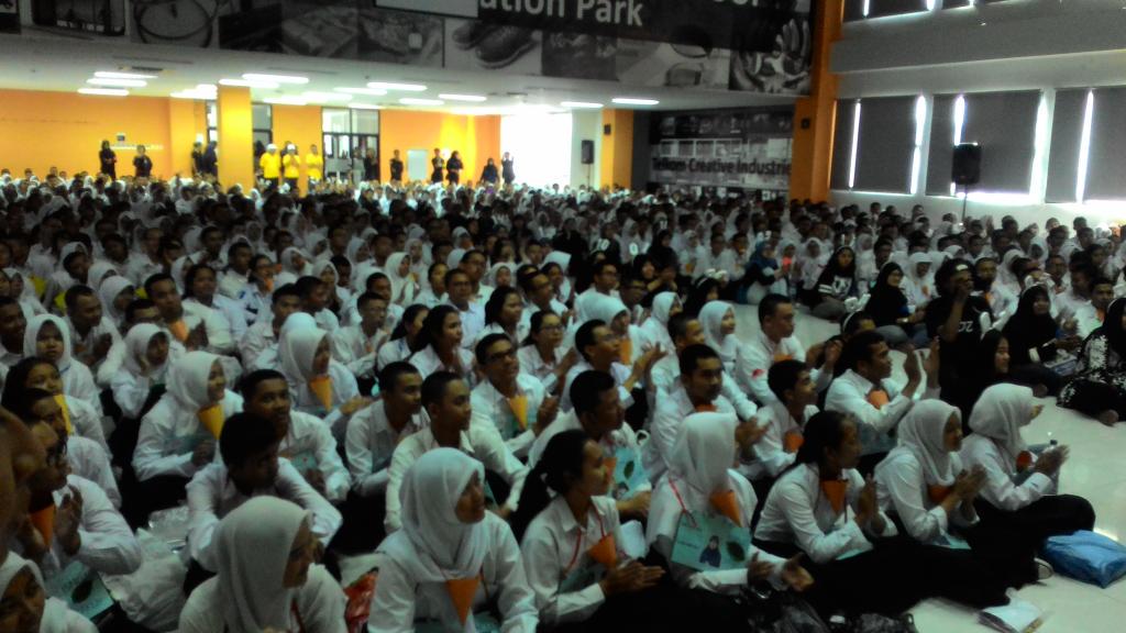 Mahasiswa Baru Fakultas Industri Kreatif 2015