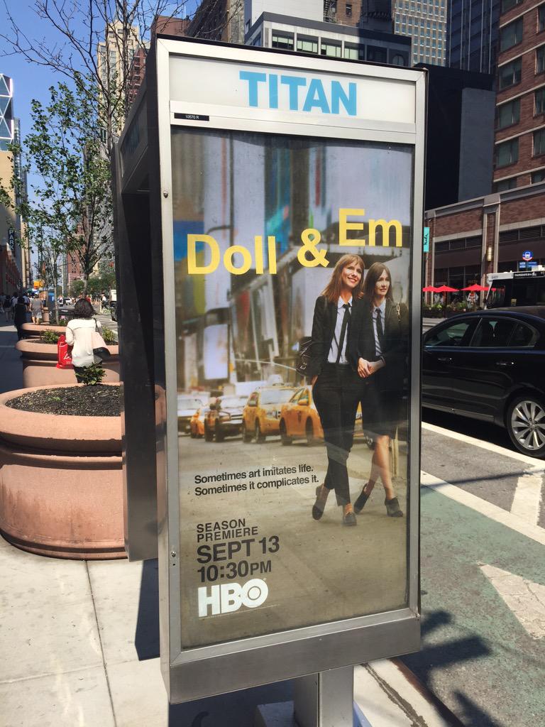 SandroNivola's tweet photo. First sighting. #DollandEm @HBO @WellsDolly @EMortimer http://t.co/7zpcl9Yi5Z