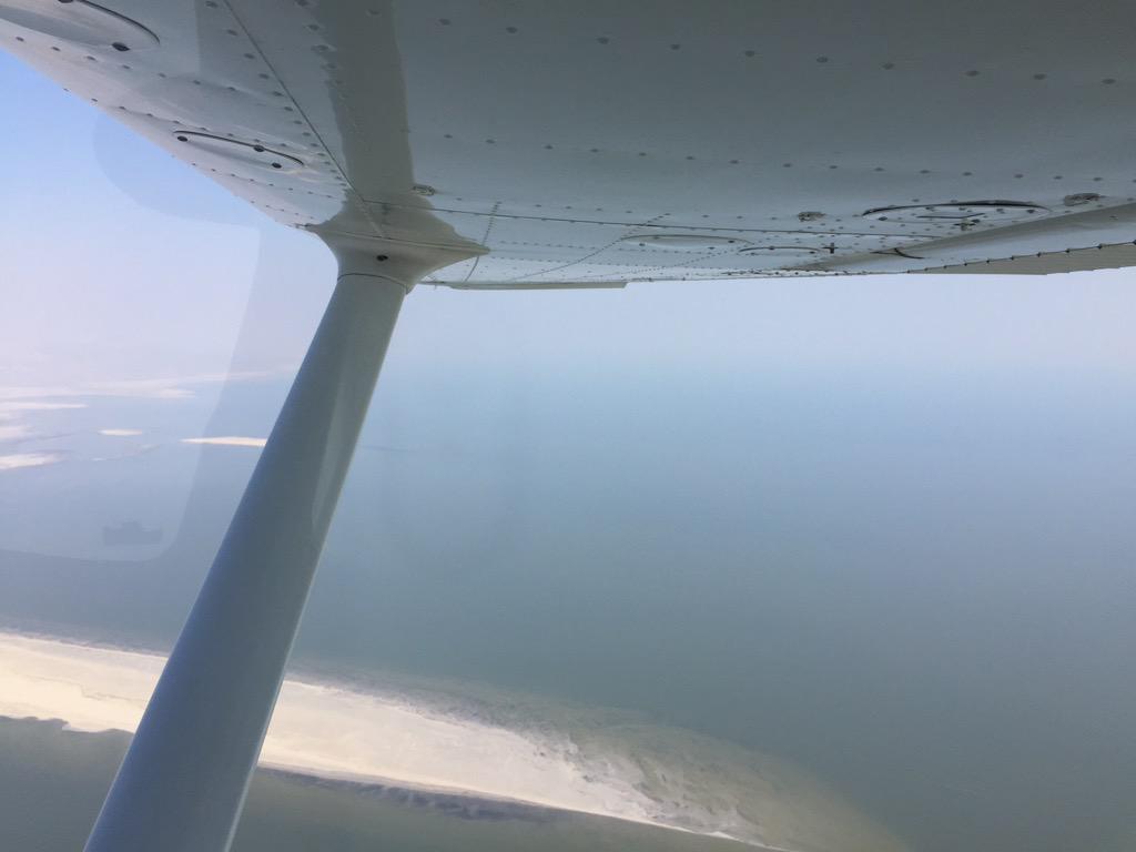 ZachLaugh's tweet photo. Beautiful day flying with tons of smoke and low visibility! #AvGeek #PilotLife ✈️ http://t.co/ujL9ODlgma