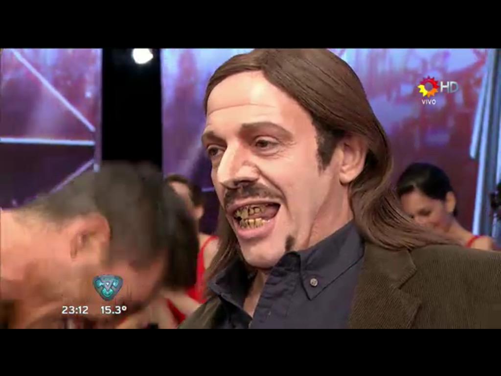 MoskitaMuertaOk's tweet photo. Llego el Gigolo al Bailando y es para lo que da REÍRSE http://t.co/uJS4KPHF7E