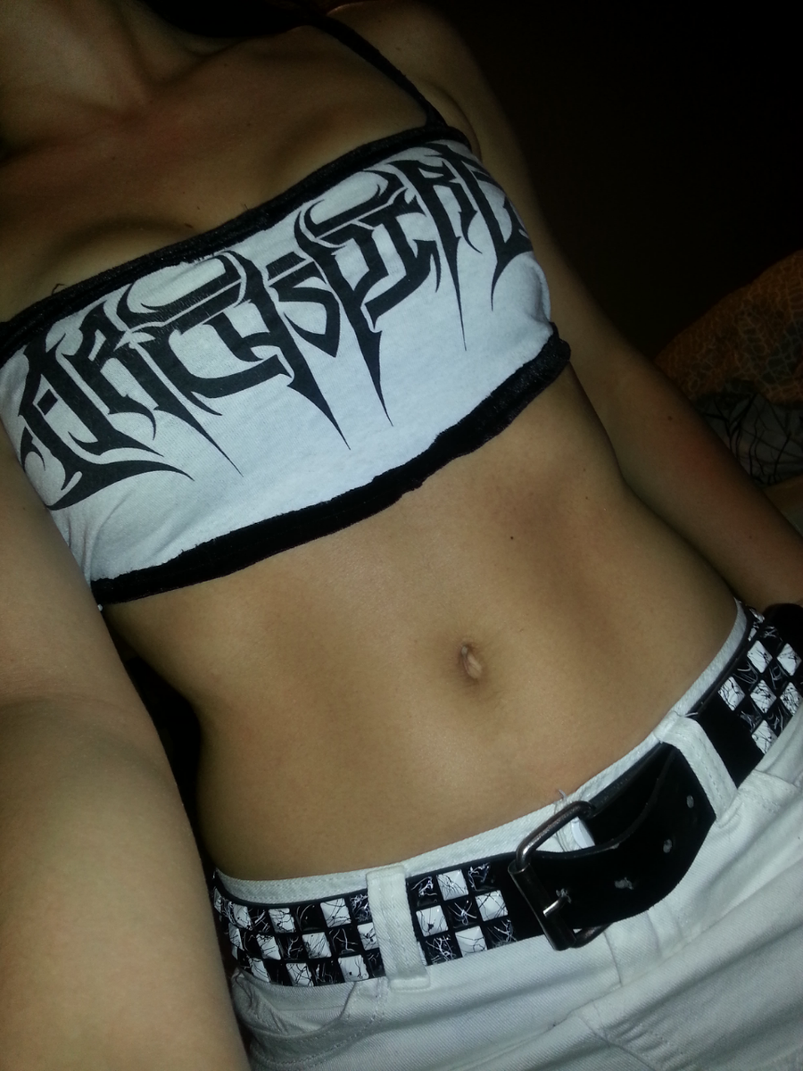 #ShesKindaHotVMA met her <a href="/amfcanada/">Armstrong MetalFest</a> #twin2uesday #metal #music #band submissions!
bit.ly/1J1KxU0