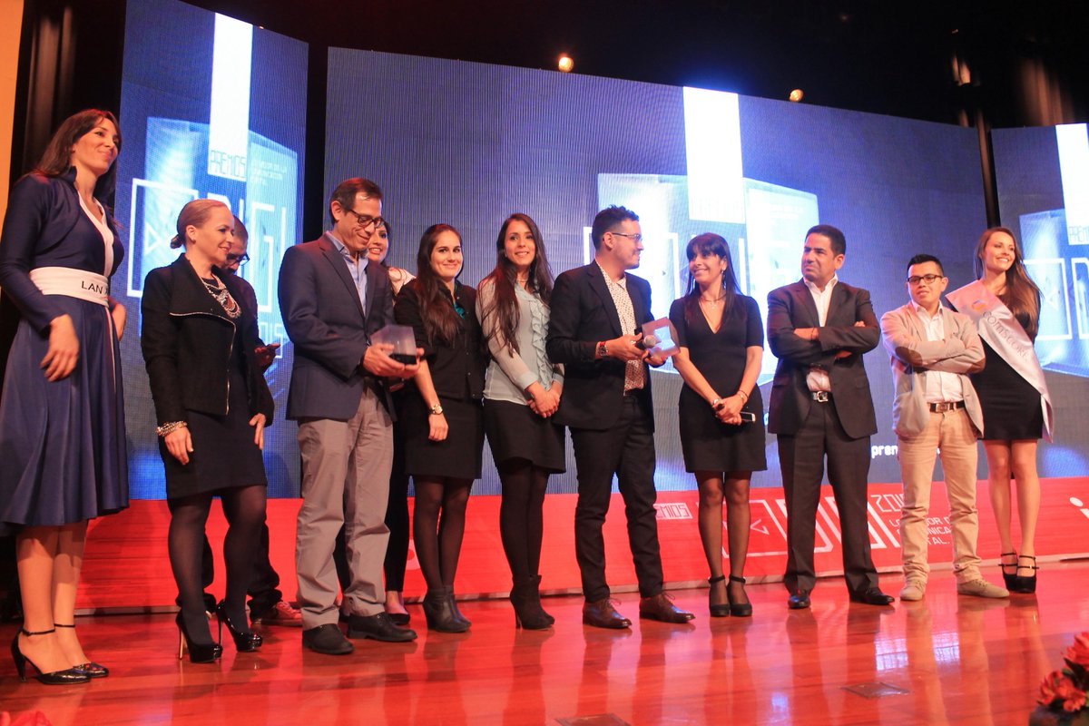 iabperu's tweet image. #PremiosDIGI2015 Crossmedia GANADOR nuevamente MiBarMiEstadio de @smartclickla y @CristalPeru