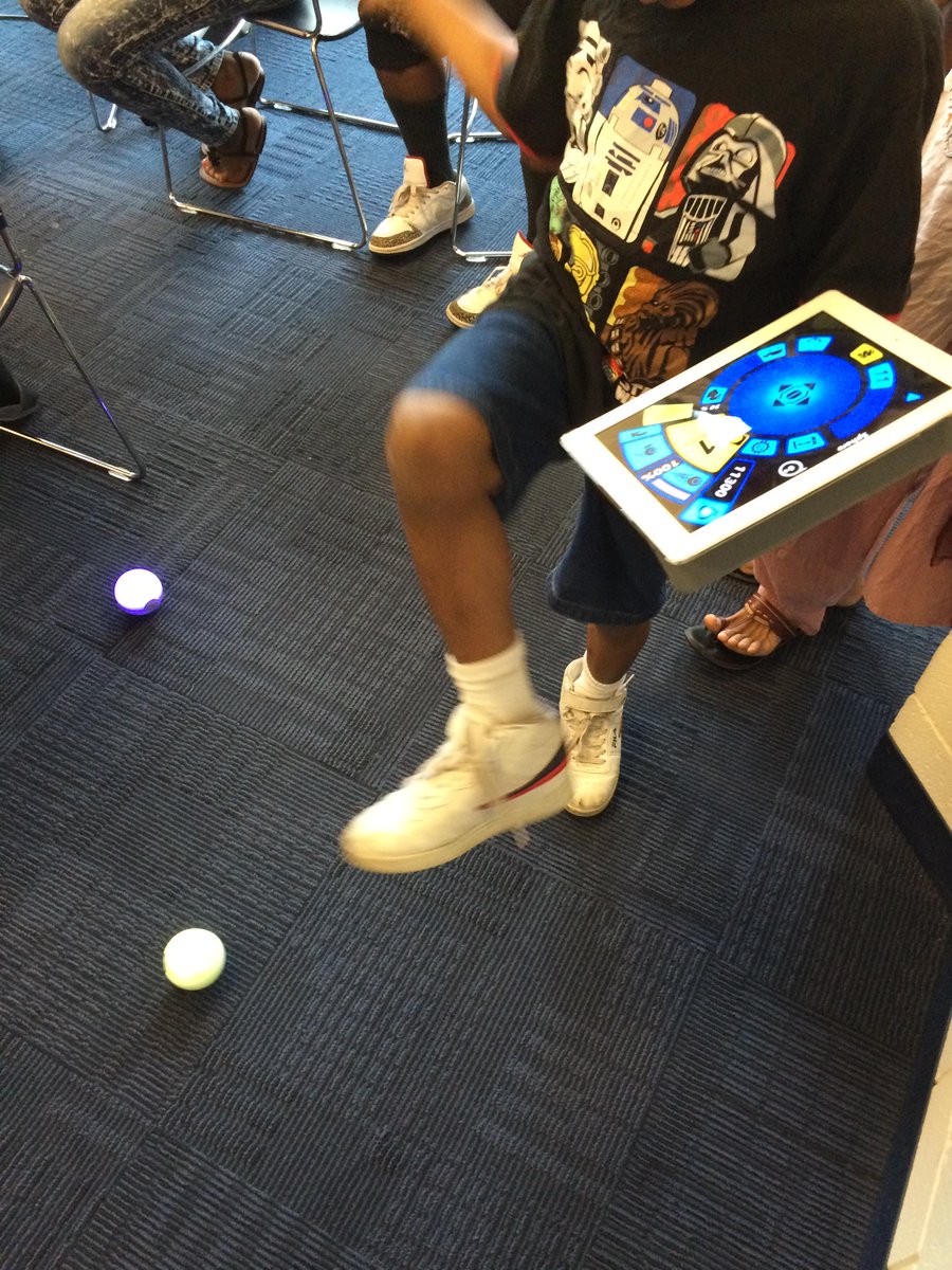 frc1086's tweet photo. Full house today @RVA_Library #HullSt learning & playing with #FRC #FTC & @Sphero @SpheroEdu robots #FTC93 http://t.co/GG8C8eKiQE