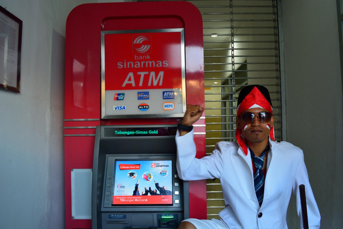 Abd_Moekti's tweet photo. Miliki tabungan rencana sinarmas ATM Sinarmas Manggis Makassar @DB_Sinarmas @BankSinarmas  #SelfieMerdekaSimasATM http://t.co/GEsVWYqe2v