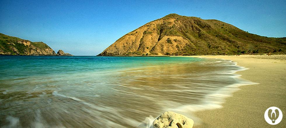 MyTravelLuck's tweet image. RT capcusid: Pantai Mawun #Capcus #Jalanjalan #Liburan #Travel #TravelAdvice #RTW #NTB #Lombok  #thetraveller